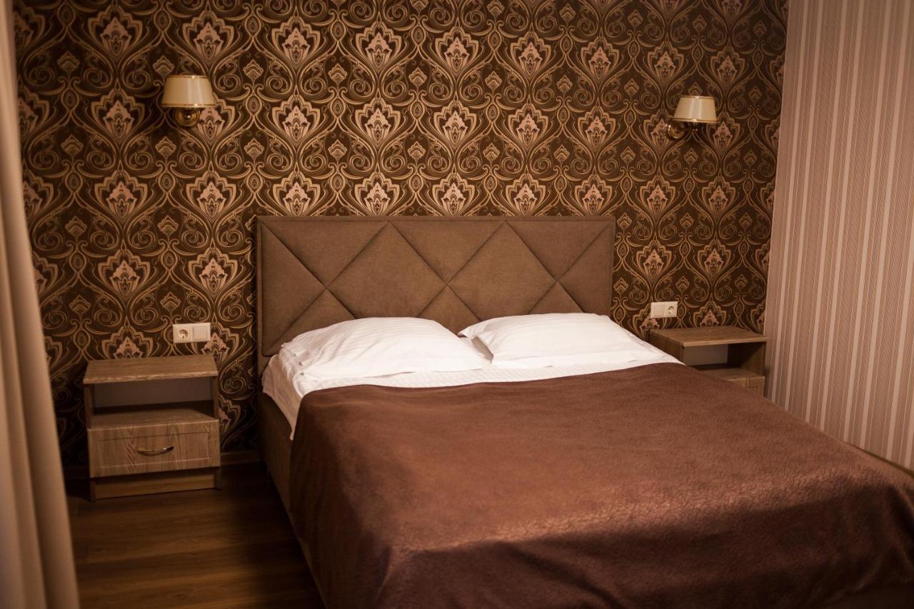 Charivne Ozero Hotell Korostyshiv Exteriör bild